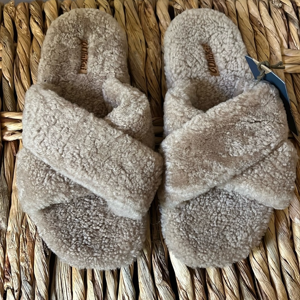 Olukai sandals